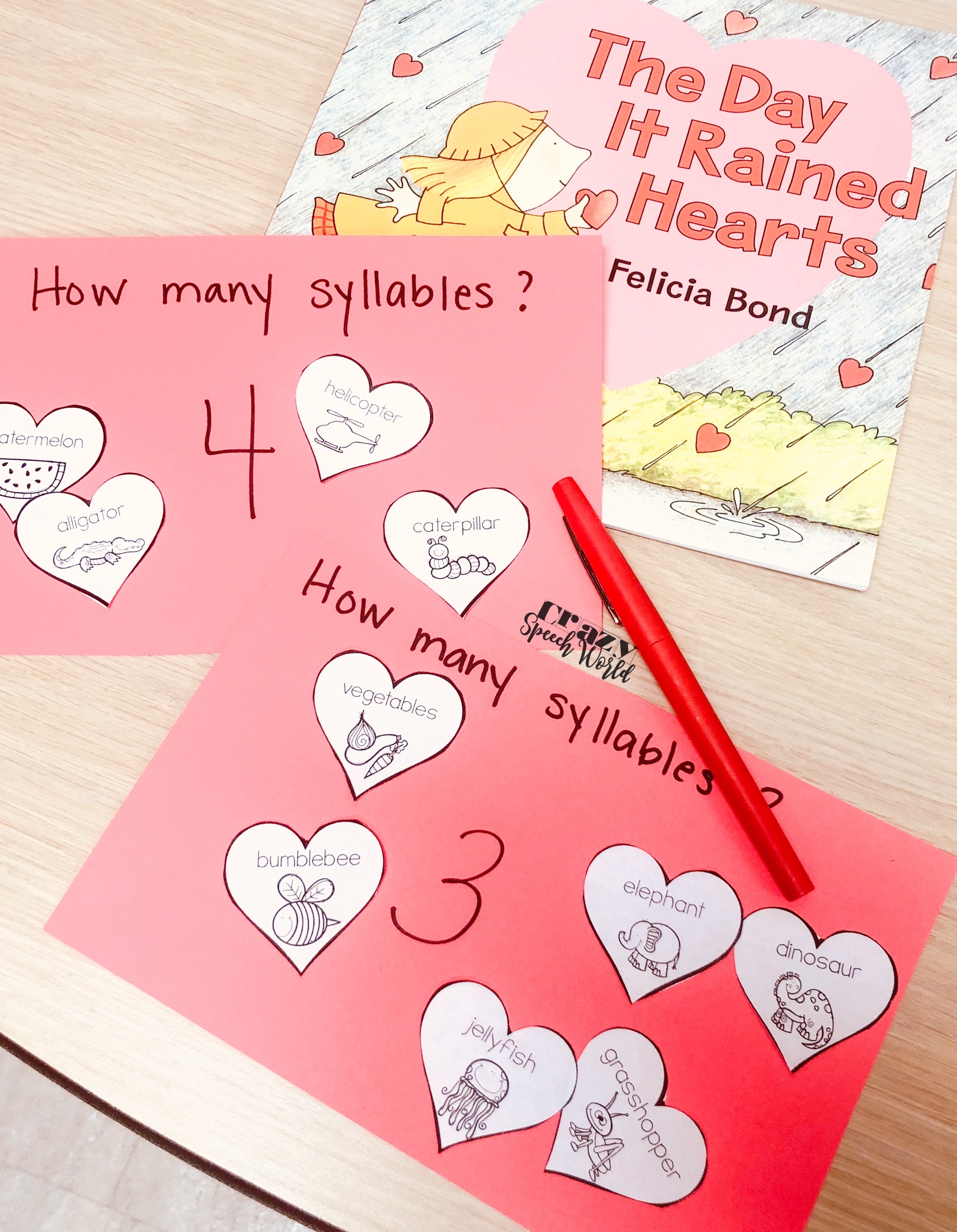 The Day It Rained Hearts: With Valentine Stickers by Felicia Bond
